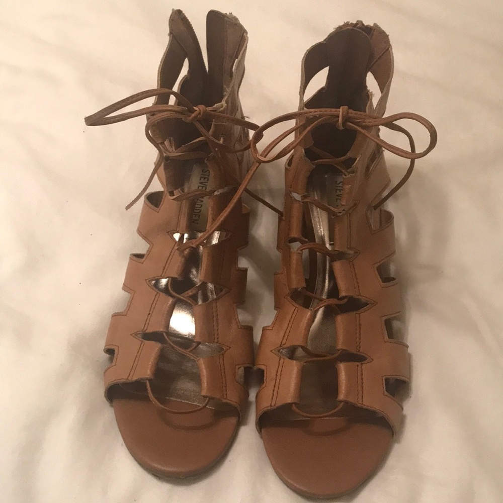 Steve Madden tan sandals